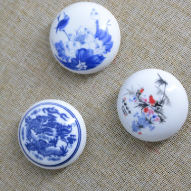 印泥批发与文化传承 青花瓷盒篆刻印泥在书画教学中的应用